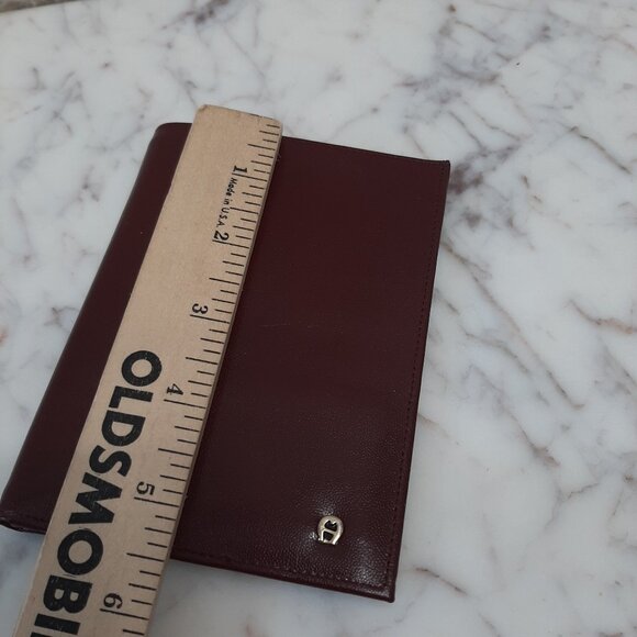 Vintage Etienne Aigner Burgundy Leather Bi-fold Wallet - Picture 8 of 10